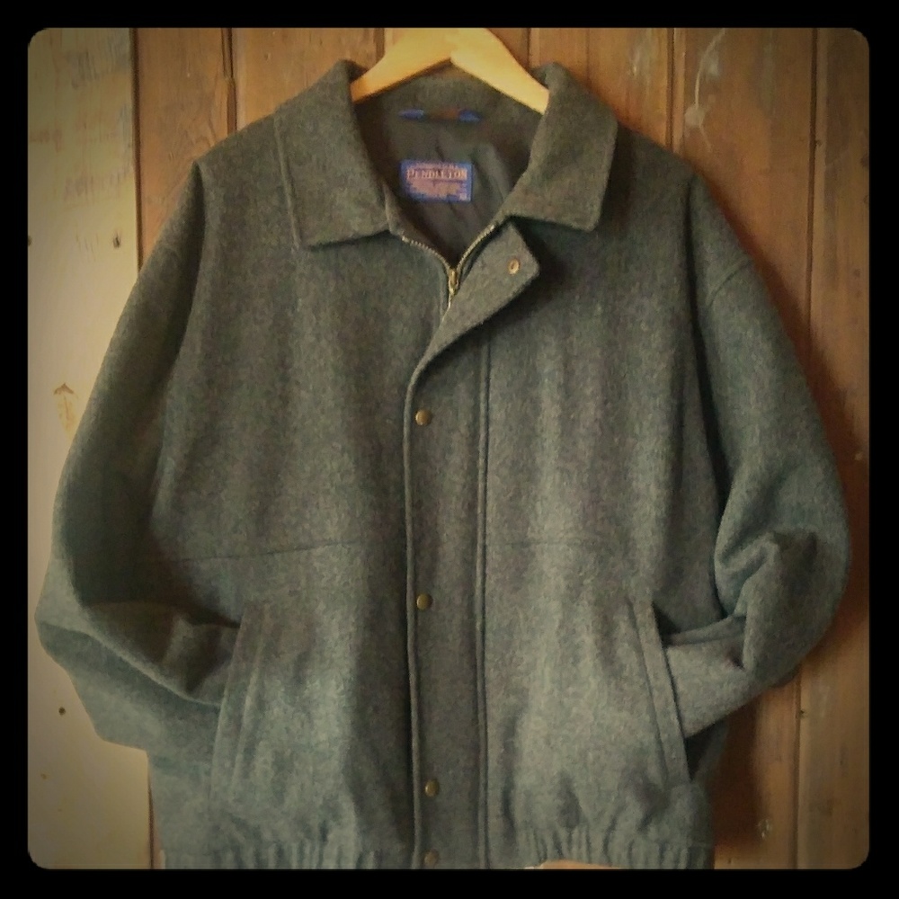 Men's Pendleton wool jacket. Size large